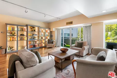 1155 N La Cienega Blvd #209, West Hollywood, CA 90069