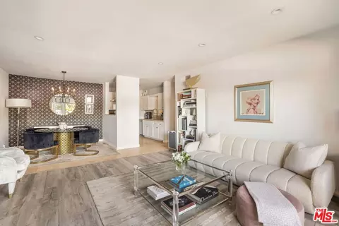 15344 Weddington St #313, Sherman Oaks, CA 91411