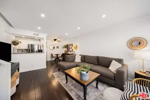355 N Maple St #224, Burbank, CA 91505 photo 3