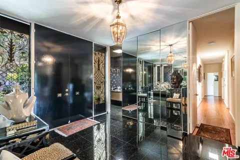 615 S Beverly Glen Blvd, Los Angeles, CA 90024