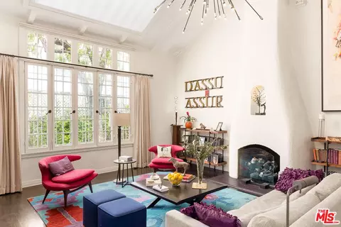 6202 Banner Ave #2, Los Angeles, CA 90038