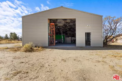 17046 E Avenue T, Llano, CA 93544 photo 20