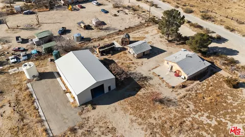 17046 E Avenue T, Llano, CA 93544 photo 13