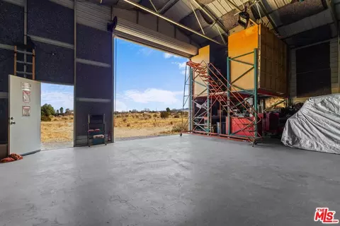 17046 E Avenue T, Llano, CA 93544 photo 21