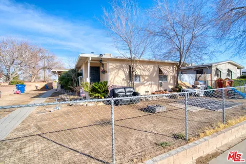 45320 10th St, Lancaster, CA 93534