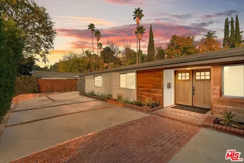 5712 Serrania Ave, Woodland Hills, CA 91367