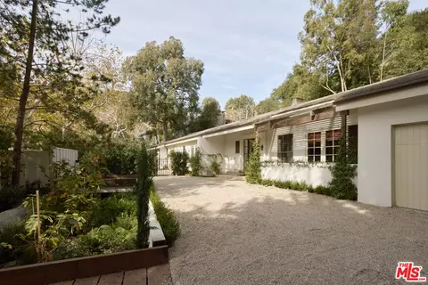 2420 Mandeville Canyon Rd, Los Angeles, CA 90049