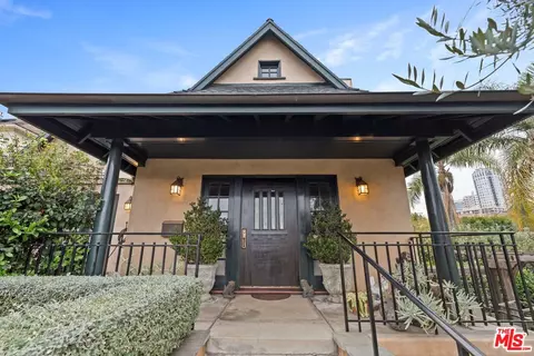 10703 Rochester Ave, Los Angeles, CA 90024