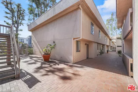 15207 Magnolia Blvd #116, Sherman Oaks, CA 91403