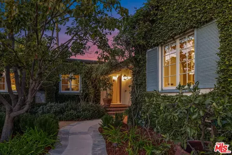 140 Granville Ave, Los Angeles, CA 90049