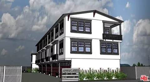 330 University Dr, Costa Mesa, CA 92627