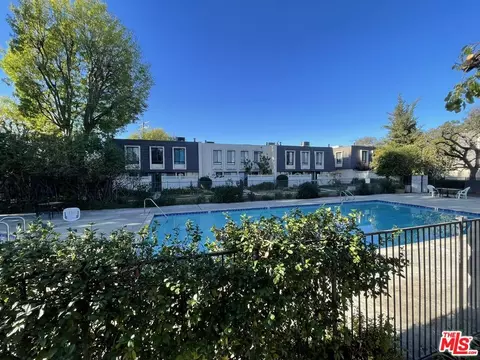 15031 Chatsworth St #20, Mission Hills, CA 91345