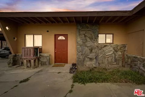 7226 Grand Ave #A-B, Yucca Valley, CA 92284