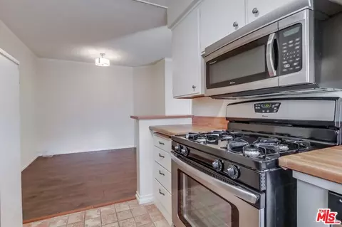 1220 N 3rd St #C, Burbank, CA 91504 photo 10