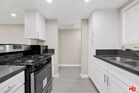 Kitchen - 2309 E 17th St #103, Long Beach, CA 90804 photo 3 of 3
