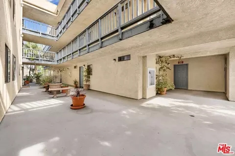 Exterior - 2309 E 17th St #103, Long Beach, CA 90804 photo 2 of 5