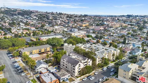 View/Area - 2309 E 17th St #103, Long Beach, CA 90804 photo 2 of 3