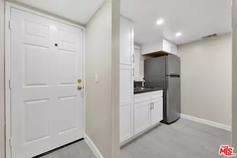 Entry Way - 2309 E 17th St #103, Long Beach, CA 90804 photo 1 of 1