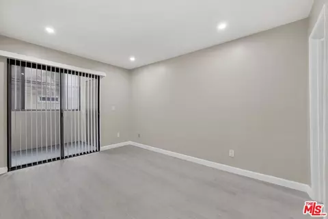 Living - 2309 E 17th St #103, Long Beach, CA 90804 photo 5 of 5