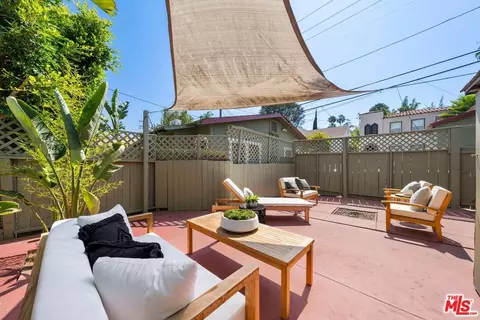 2140 N Gower St, Los Angeles, CA 90068