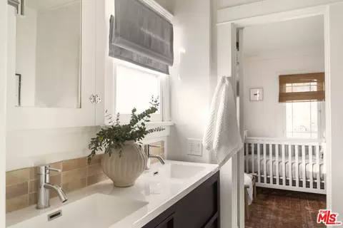 Bath - 526 W Maple Ave, Monrovia, CA 91016 photo 2 of 2