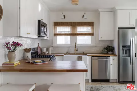Kitchen - 526 W Maple Ave, Monrovia, CA 91016 photo 1 of 2