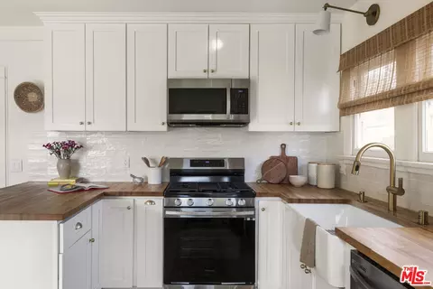 Kitchen - 526 W Maple Ave, Monrovia, CA 91016 photo 2 of 2