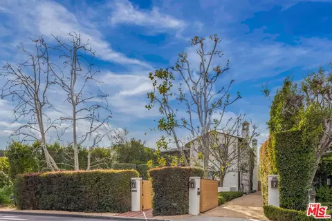 131 S Carmelina Ave, Los Angeles, CA 90049