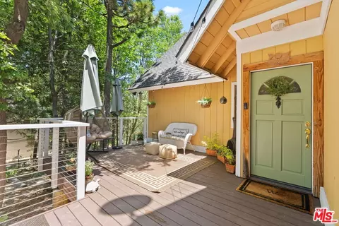 28126 Geneva Ln, Lake Arrowhead, CA 92352 photo 3