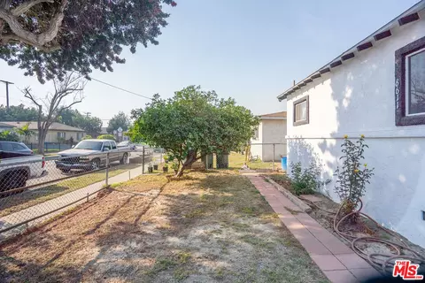 Exterior - 6611 San Luis St, Paramount, CA 90723 photo 2 of 5
