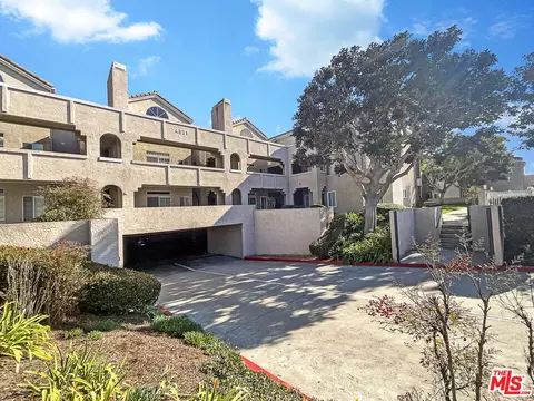 4561 Warner Ave #202, Huntington Beach, CA 92649