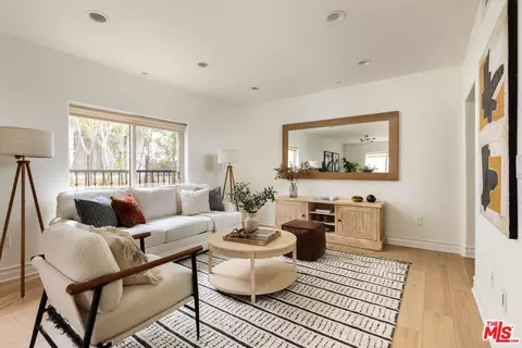 936 N Hudson Ave #102, Los Angeles, CA 90038