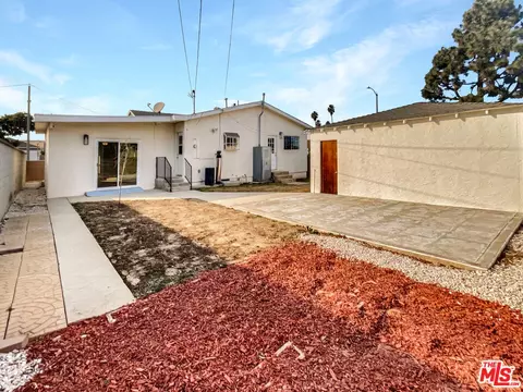 Exterior - 822 N Albertson Ave, Compton, CA 90220 photo 2 of 6