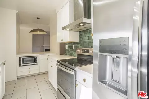 1320 Princeton St #201, Santa Monica, CA 90404
