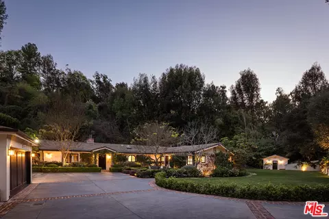 7692 Woodrow Wilson Dr, Los Angeles, CA 90046