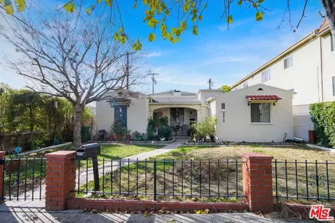 5213 Agnes Ave, Valley Village, CA 91607