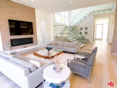 6221 Maryland Dr, Los Angeles, CA 90048