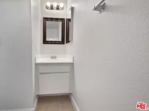 8846 Stoakes Ave, Downey, CA 90240 photo 16