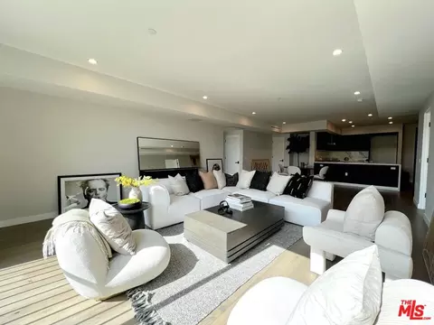 1017 N Croft Ave #204, Los Angeles, CA 90069