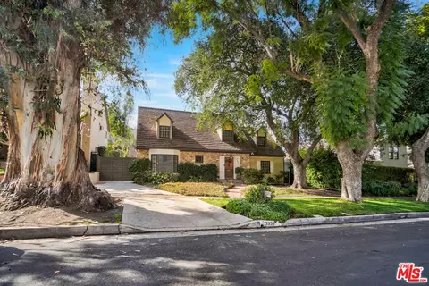 3939 Dixie Canyon Ave, Sherman Oaks, CA 91423