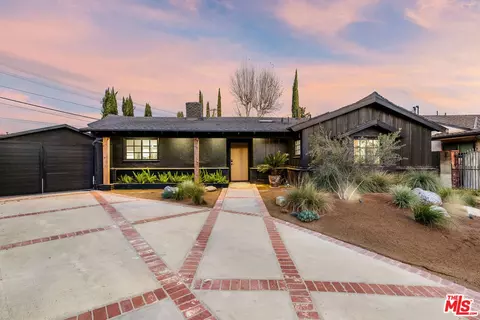6112 Dill Pl, Woodland Hills, CA 91367