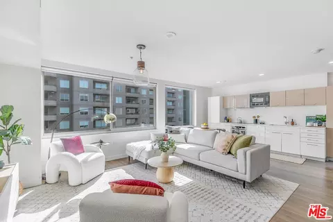 901 S Flower St #610, Los Angeles, CA 90015