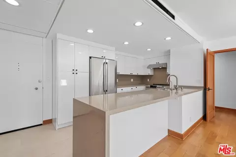 2160 Century Park E #308N, Los Angeles, CA 90067
