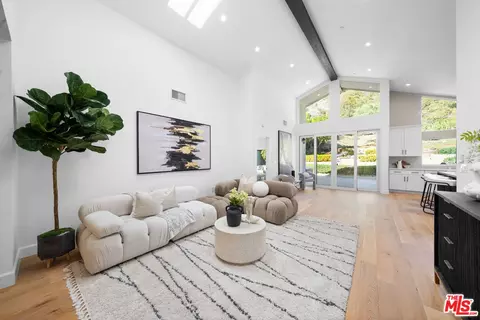 2101 Hollister Ter, Glendale, CA 91206