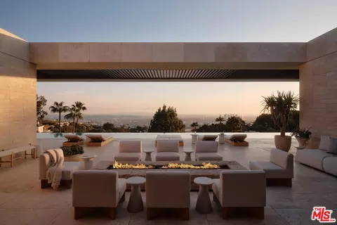 9214 Nightingale Dr, West Hollywood, CA 90069