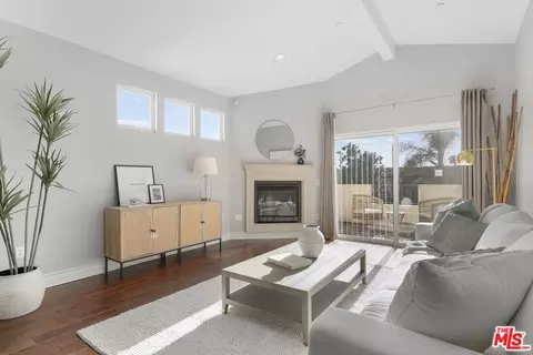 1726 S Bentley Ave #PH 1, Los Angeles, CA 90025
