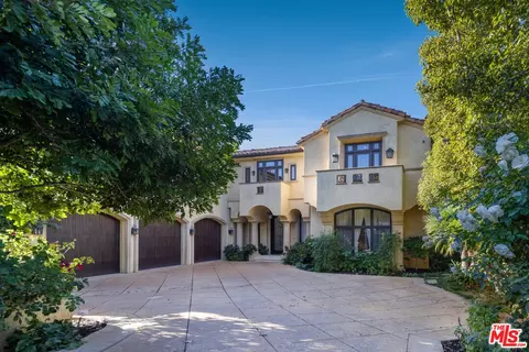 2157 Ravensfield Ln, Los Angeles, CA 90077