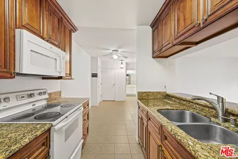 5460 White Oak Ave #A318, Encino, CA 91316