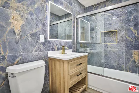 Bath - 737 W 145th St, Gardena, CA 90247 photo 1 of 20