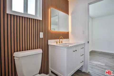 Bath - 737 W 145th St, Gardena, CA 90247 photo 4 of 20